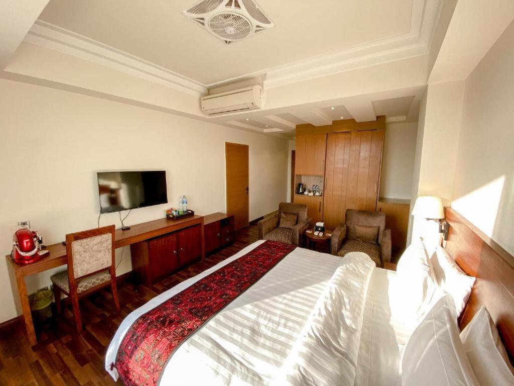 Esquire Hotels & Apartments Rawalpindi Eksteriør bilde