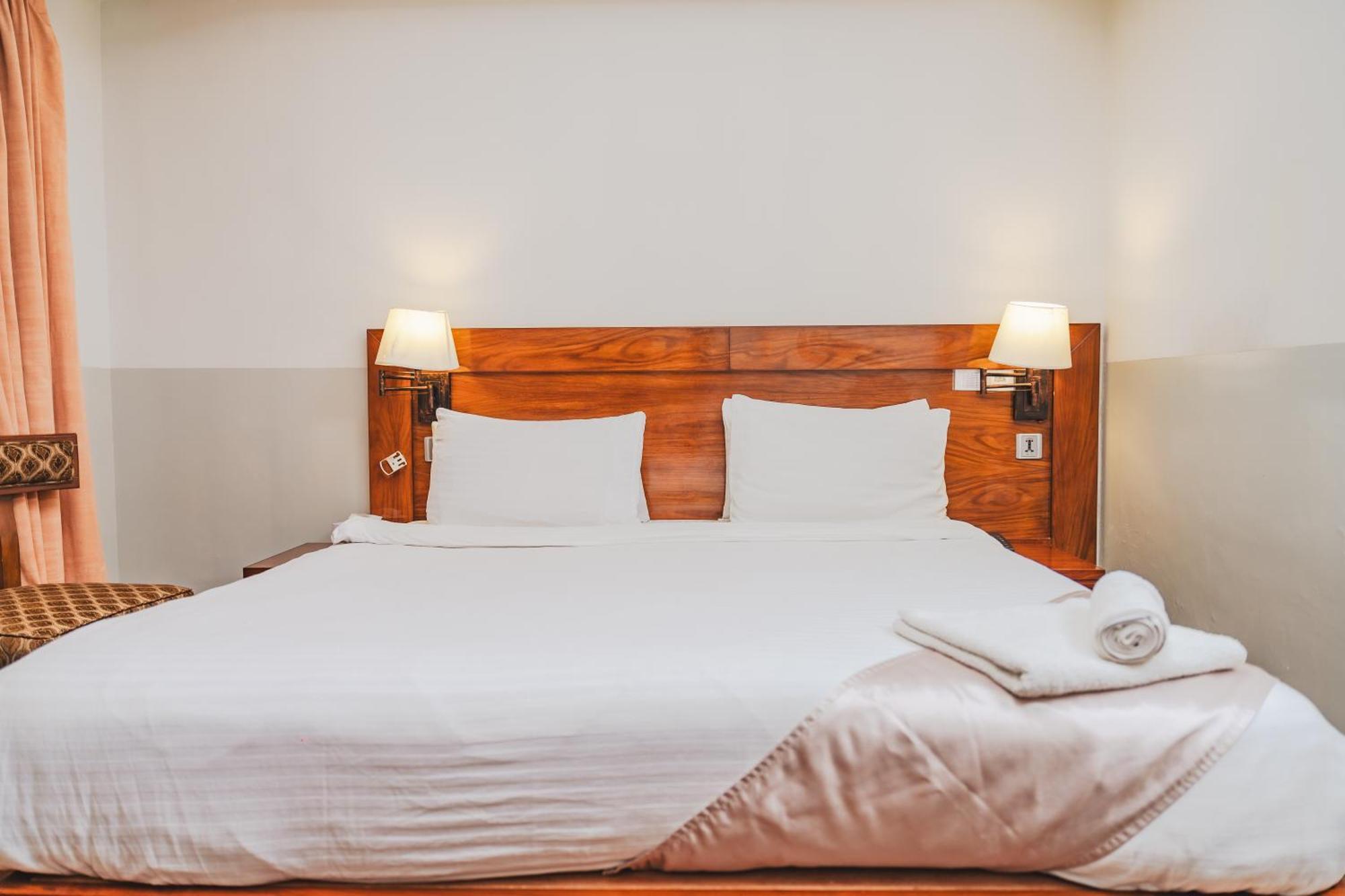 Esquire Hotels & Apartments Rawalpindi Eksteriør bilde