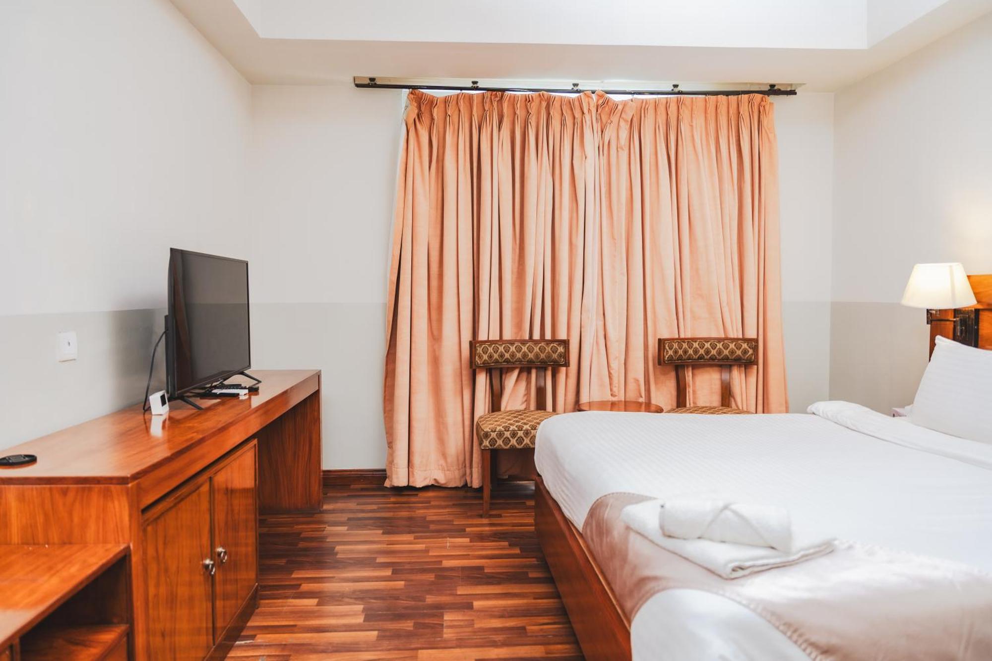 Esquire Hotels & Apartments Rawalpindi Eksteriør bilde