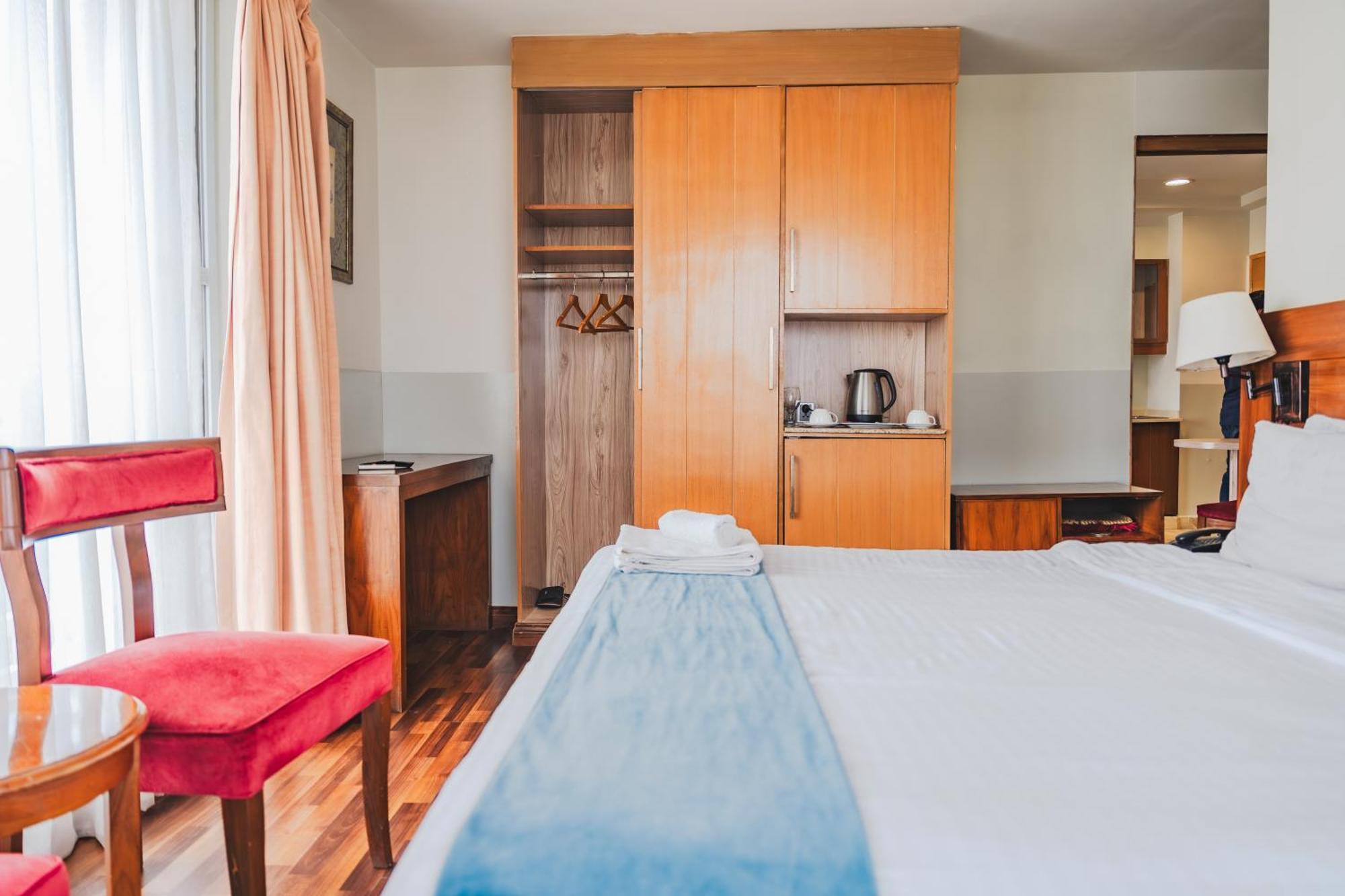 Esquire Hotels & Apartments Rawalpindi Eksteriør bilde